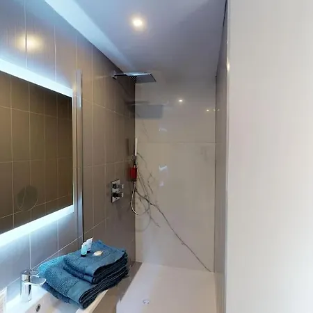 3 Pers Piscine Parking Coeur De