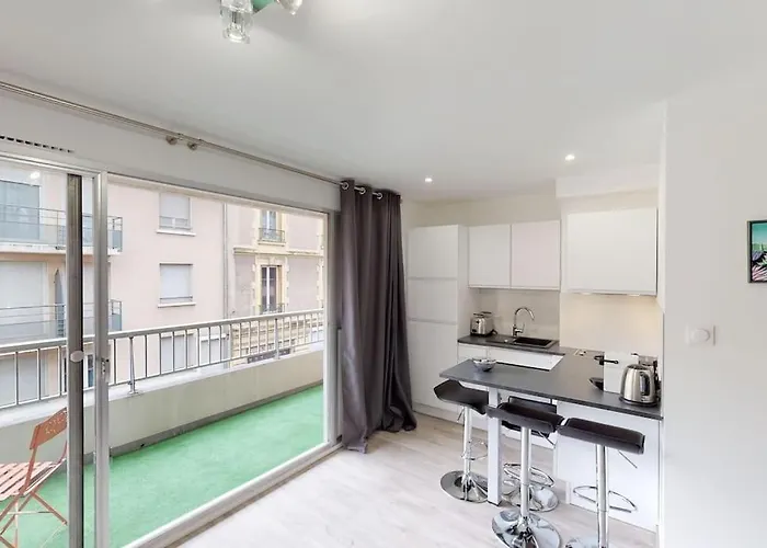 3 Pers Piscine Parking Coeur De *